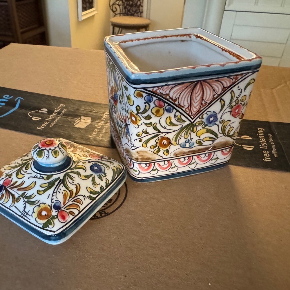 Colorful Ceramic Decorative Box - Picture 4 of 8